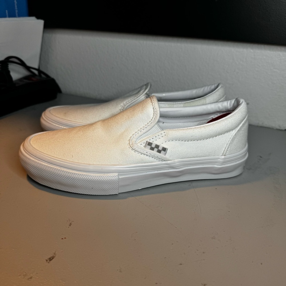 Vans - Picture 3 of 7